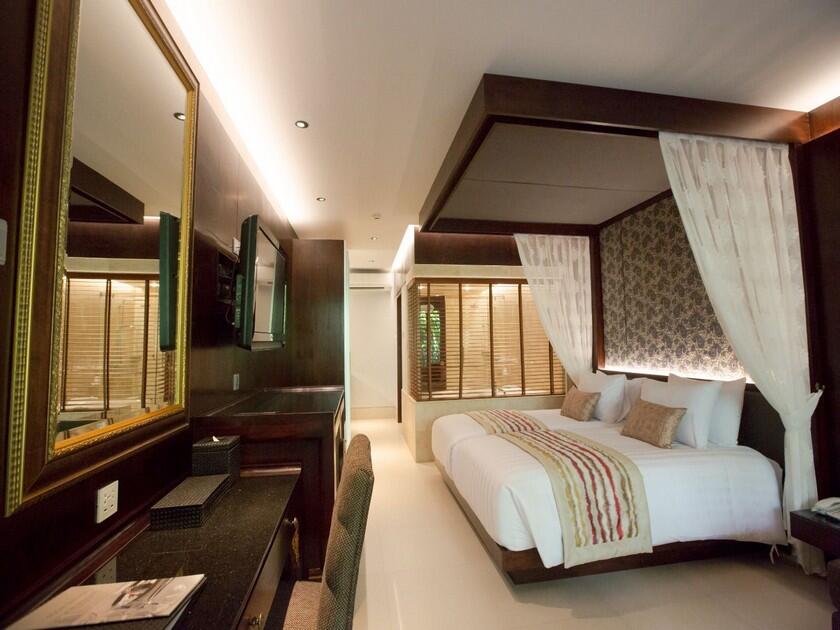 サントリアン デラックス (朝食付き)