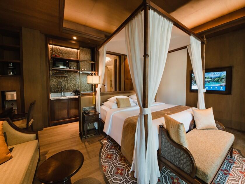 Honeymoon Suite