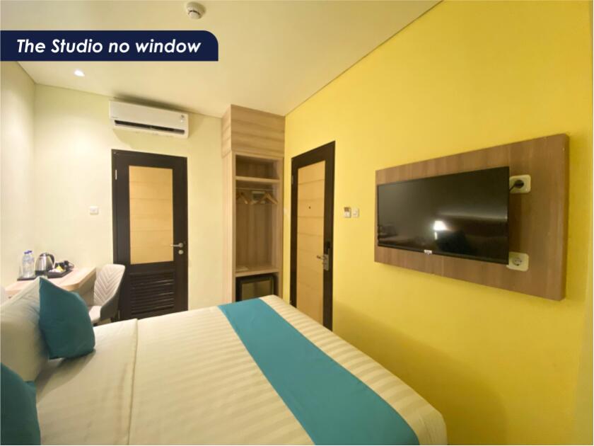 The Studio Single (No Window)